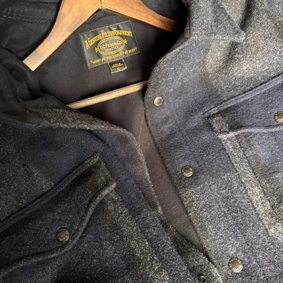 Filson Men's Plaid Mackinaw Jacket